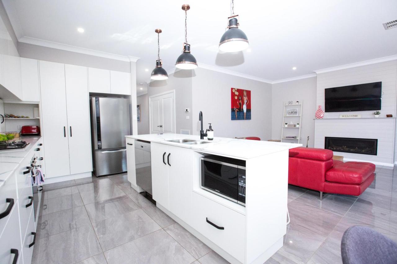 Best Central Wagga Townhouse Βίλα Wagga Wagga Εξωτερικό φωτογραφία